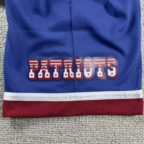 Mitchell & Ness New England Patriots Throwback Mesh Shorts Men’s Size Medium - Picture 8 of 8